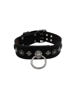 Motivo con un llamativo escudo redondo de strass y detalles cuadrados elaborados - KD01066/80/50/BK/00