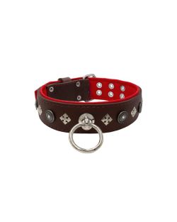 Motivo con un escudo muy impresionante con diamantes redondos, y cuadrados adornados con fondo de cuero - KD01079/70/50/BR/04