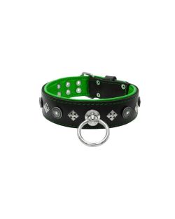 Motivo con un escudo muy impresionante con diamantes redondos, y cuadrados adornados con fondo de cuero - KD01079/80/50/BK/05