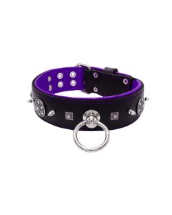 Motivo con tachuelas de metal de 10 mm muy impresionantes con una pirámide cuadrada tallada y un escudo con 6 strass redondos y soporte de cuero - KD01080/70/50/BK/07