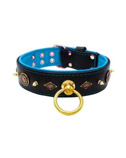 Motivo con impresionantes tachuelas de metal dorado de 10 mm, con un escudo redondo tallado y una forma de diamante tallada con soporte de cuero - KD01090/80/50/BK/14