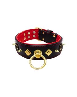Motivo con impresionantes tachuelas de metal dorado de 10 mm, un escudo con 6 strass redondos y pirámides metálicas con soporte de cuero - KD01091/70/50/BK/04