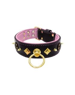 Motivo con impresionantes tachuelas de metal dorado de 10 mm, un escudo con 6 strass redondos y pirámides metálicas con soporte de cuero - KD01091/70/50/BK/10