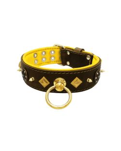 Motivo con impresionantes tachuelas de metal dorado de 10 mm, un escudo con 6 strass redondos y pirámides metálicas con soporte de cuero - KD01091/70/50/BR/06